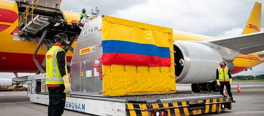 Llegaron las primeras 50000 vacunas Covid19 a Colombia 150221vacunascontaner