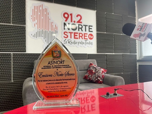 Por tres programas de la emisora Norte Stereo de Gobernorte Asinort le hace reconocimiento 240821NorteStereo